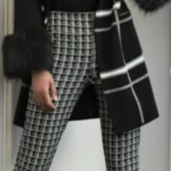 🎁🎁Vanilla and Black Dress Pants🎁🎁🤶 - Picture 7 of 10